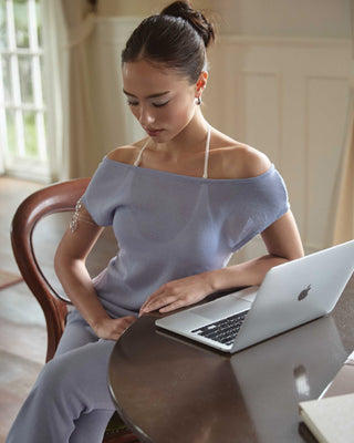 AIR Off-shoulder Top