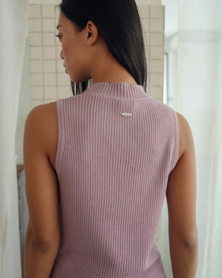 NOTCH Zipper Sleeveless top