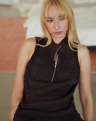 NOTCH Zipper Sleeveless top