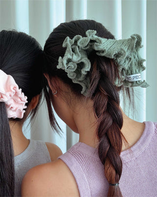 KNIT.PIECES Hair Scrunchies (random color)